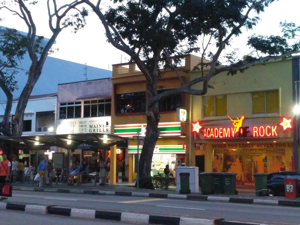 May & May Student Hostel Singapore Eksteriør billede