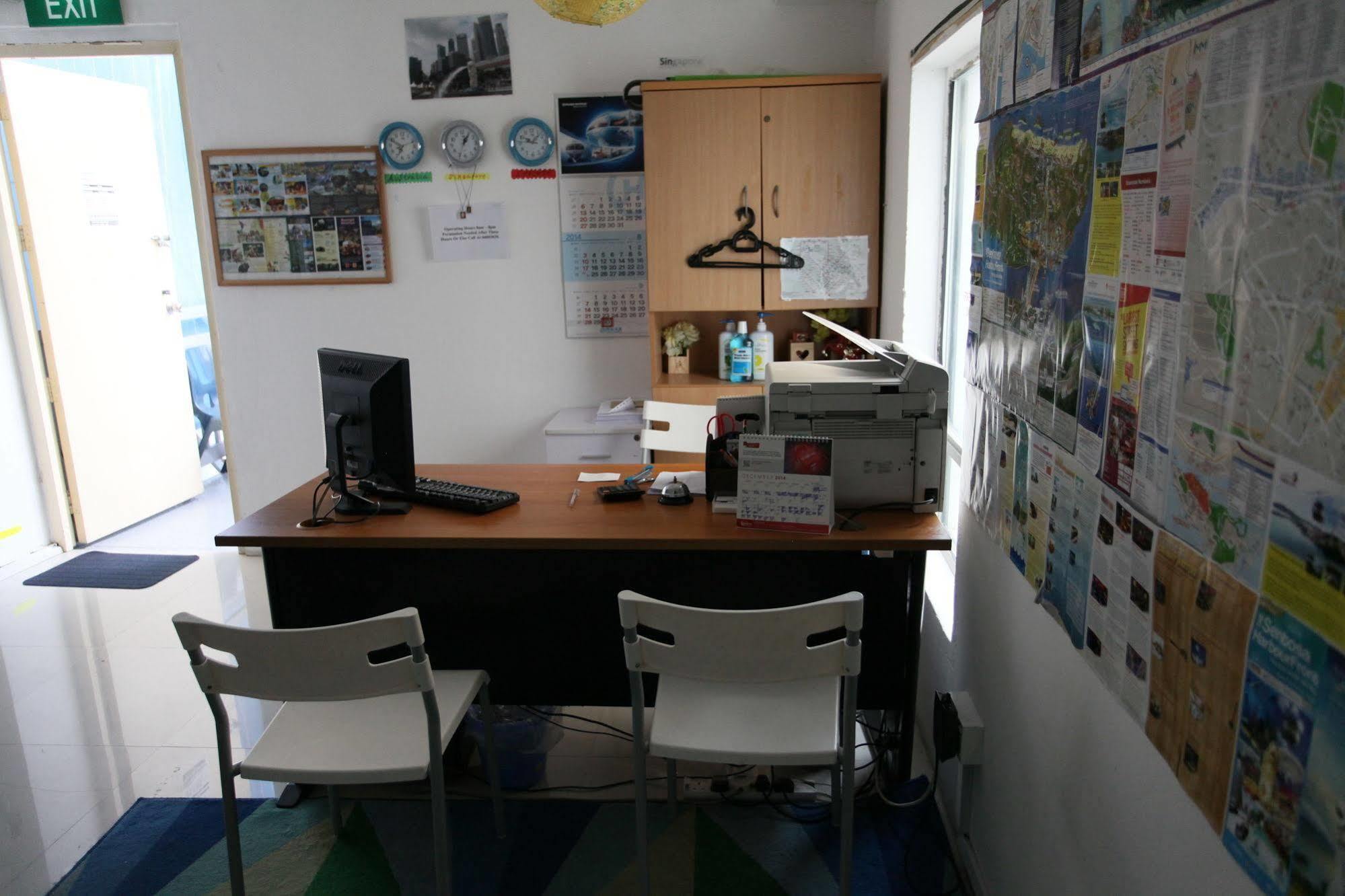 May & May Student Hostel Singapore Eksteriør billede